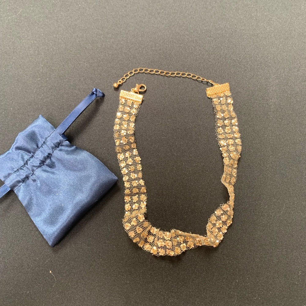 Sexy gold choker